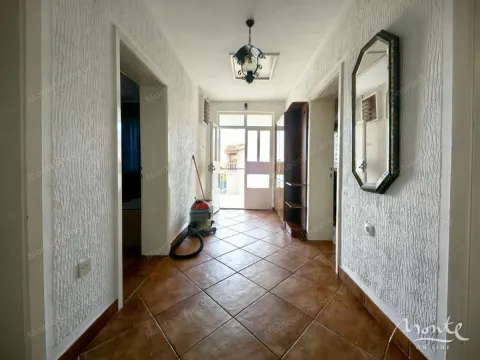 Prodaja, kuća, 180m², Tološi, Podgorica - image 20