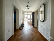 Prodaja, kuća, 180m², Tološi, Podgorica - image 20