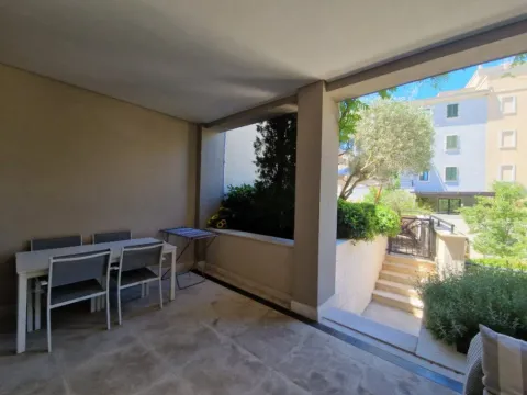 Prodaja, dvosoban stan, 115m², Porto Montenegro, Tivat - image 3