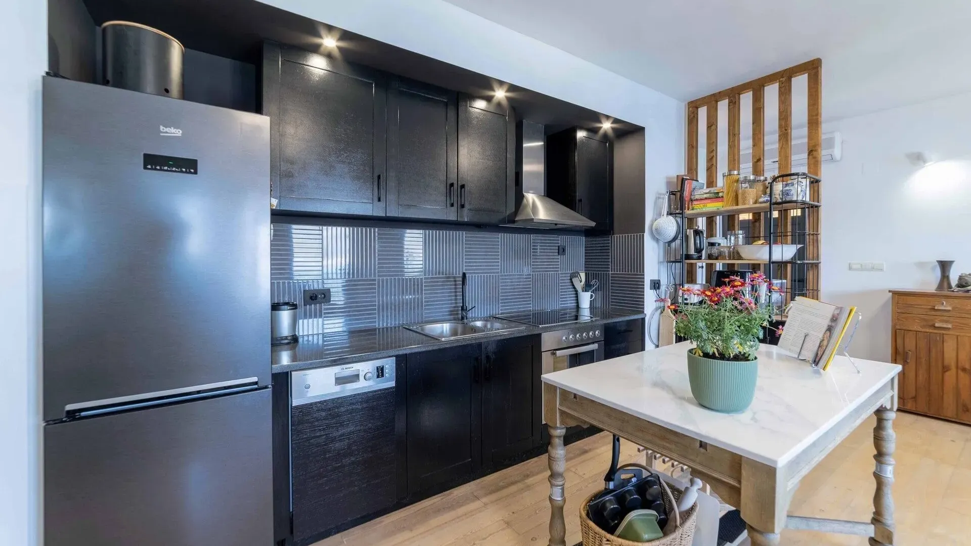 Prodaja, trosoban stan, 122m², Krašići, Tivat