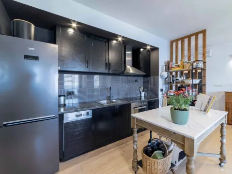 Sale, three bedroom apartment, 122m², Krašići, Tivat - image 8