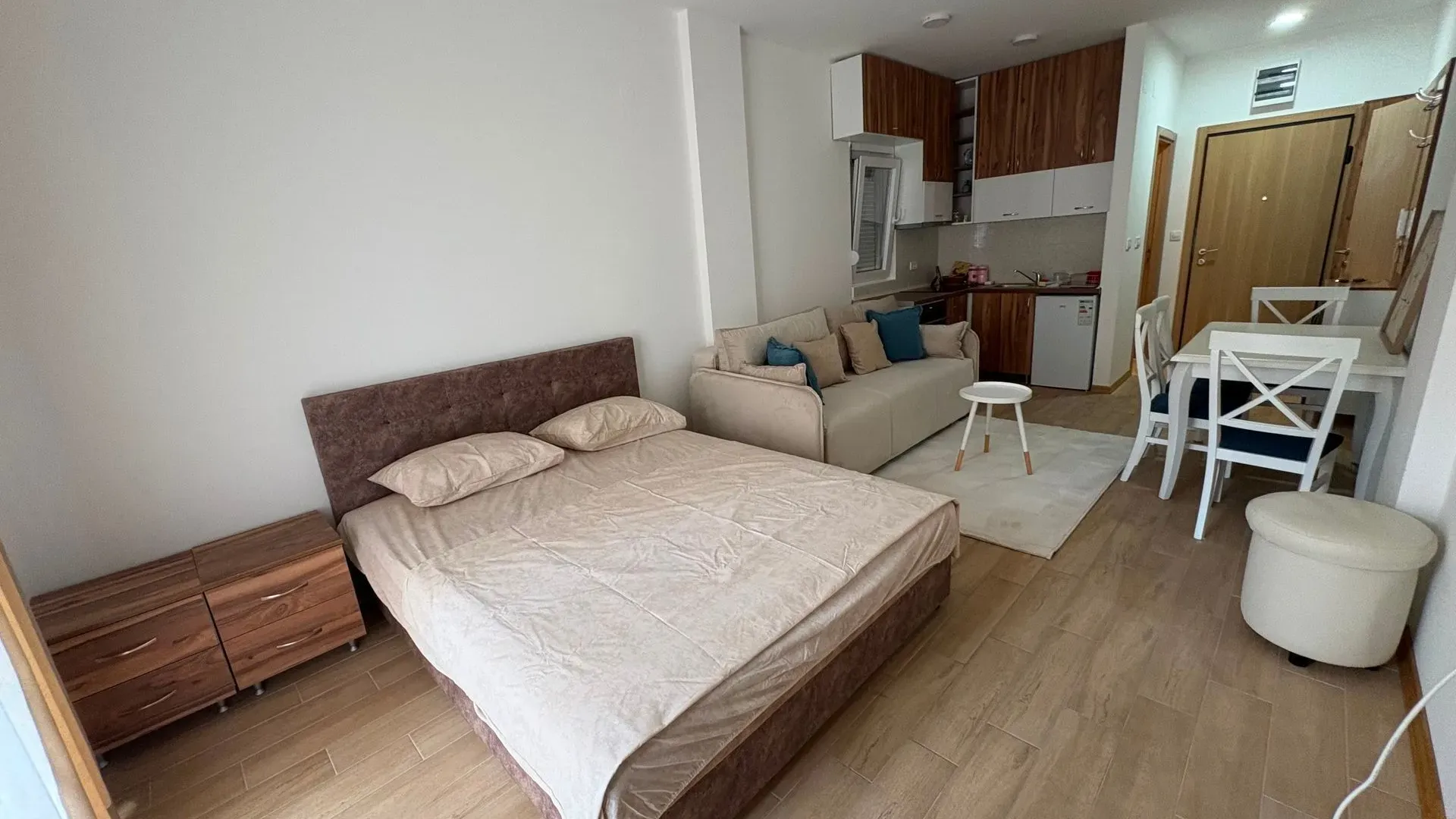 Rent, studio apartment, 33m², Budva, Crna Gora