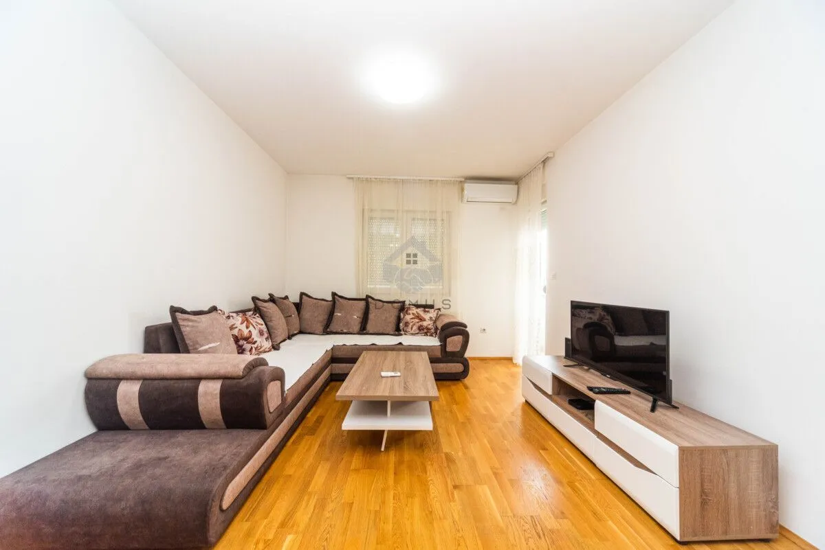 Izdavanje, jednosoban stan, 48m², Stari Aerodrom, Podgorica