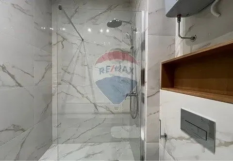 Izdavanje, trosoban stan, 140m², Kruševac, Podgorica - image 20