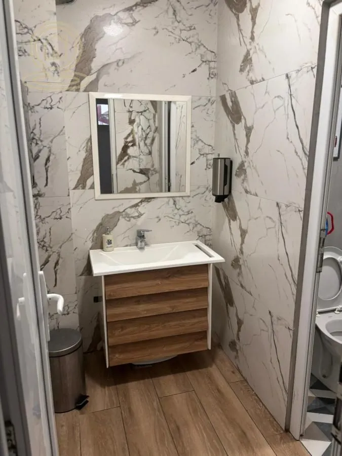 Rent, office space, 390m², Medijana, Niš