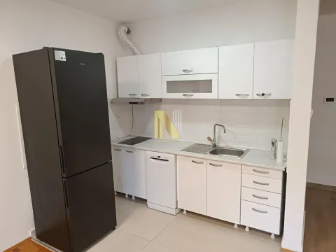 Rent, office space, 99m², Bulevar Oslobodjenja, Novi Sad Sve Podlokacije - image 4