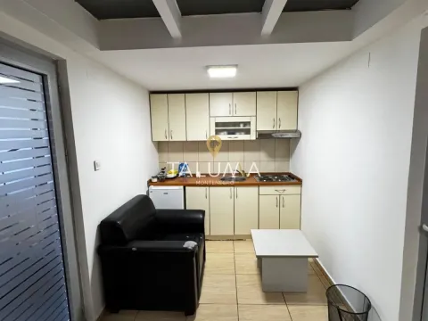 Izdavanje, poslovni prostor, 140m², Preko Morače, Podgorica - image 7