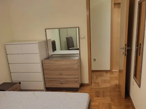 Izdavanje, trosoban stan, 95m², Momišići, Podgorica - image 6