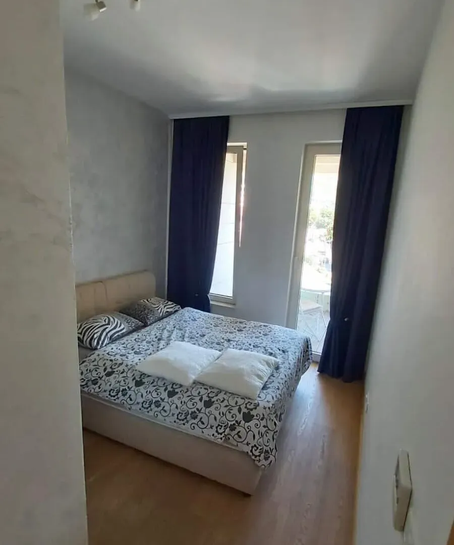 Rent, one bedroom apartment, 55m², Bulevar, Budva