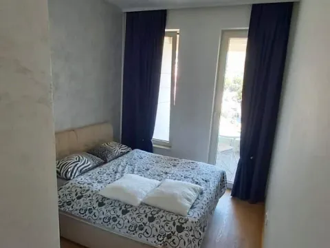 Rent, one bedroom apartment, 55m², Bulevar, Budva - image 3