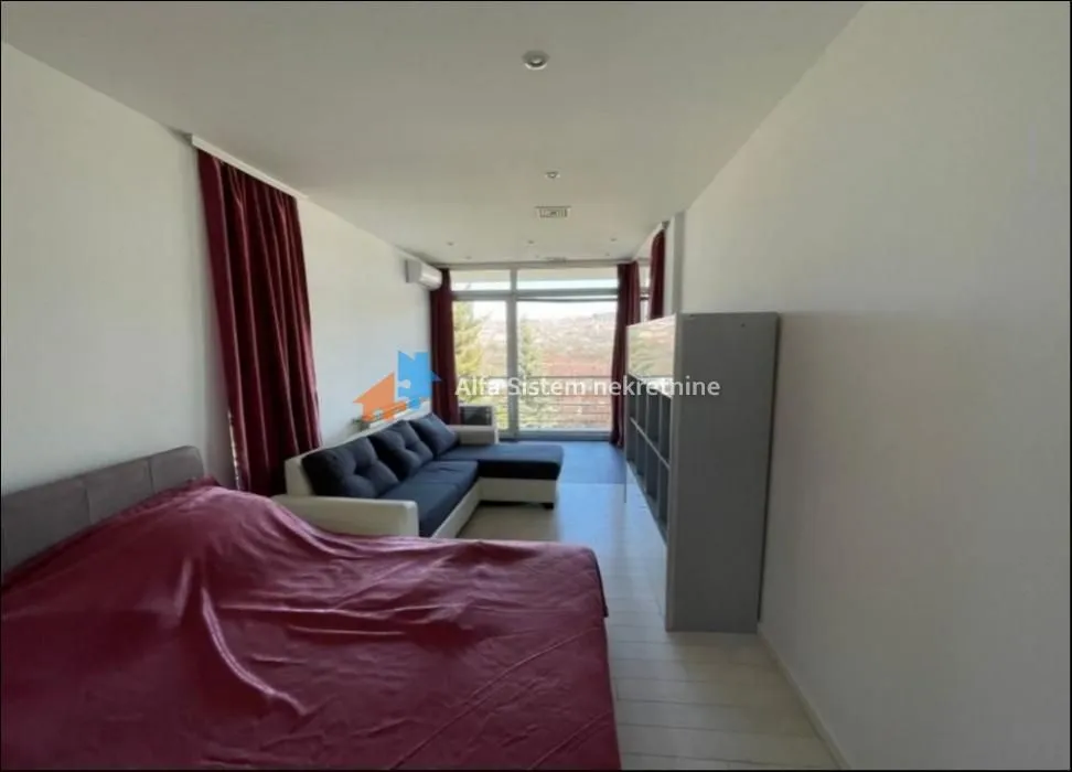 Izdavanje, kuća, 560m², Veliki Mokri Lug, Zvezdara Sve Podlokacije