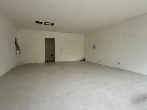 Rent, office space, 57m², Stari Aerodrom, Podgorica - image 4