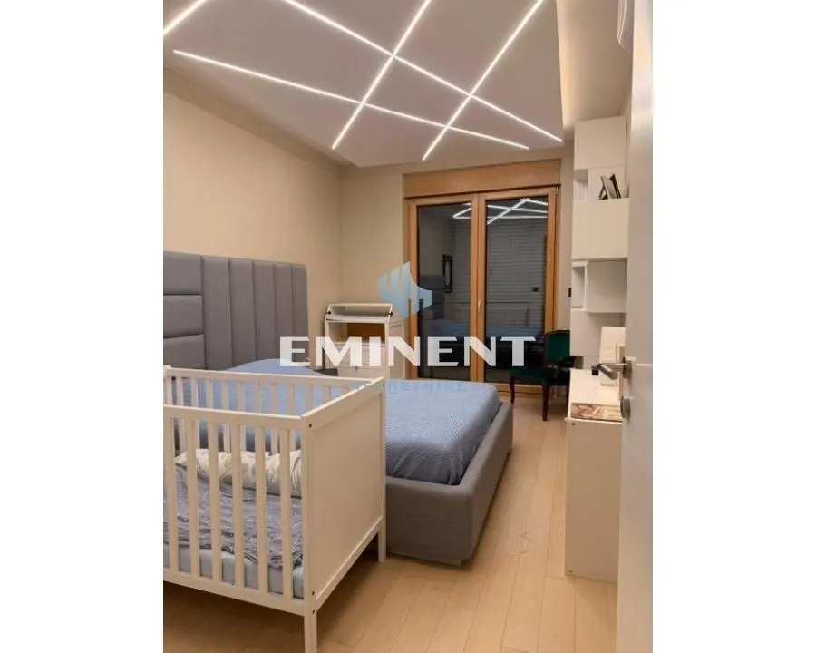 Izdavanje, trosoban stan, 103m², Stari Grad, Beograd