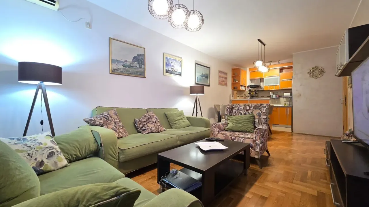 Prodaja, dvosoban stan, 70m², Stari Aerodrom, Podgorica