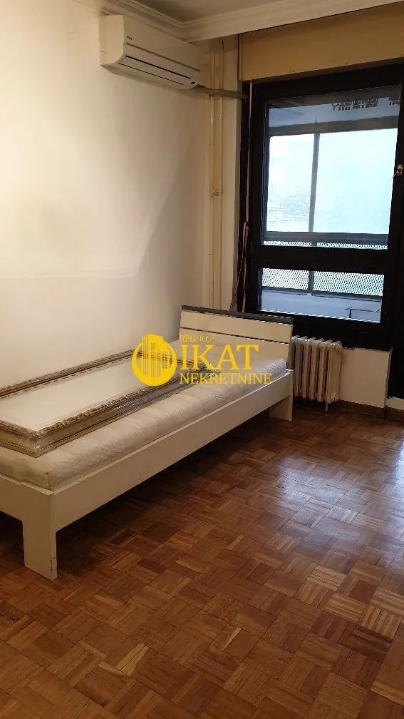 Rent, four bedroom apartment, 115m², Kalenić Pijaca, Vračar Sve Podlokacije