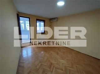 Izdavanje, stan, 160m², Savski Venac, Beograd