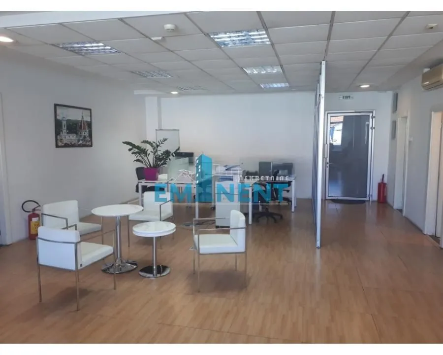 Izdavanje, poslovni prostor, 205m², Stari Grad, Beograd