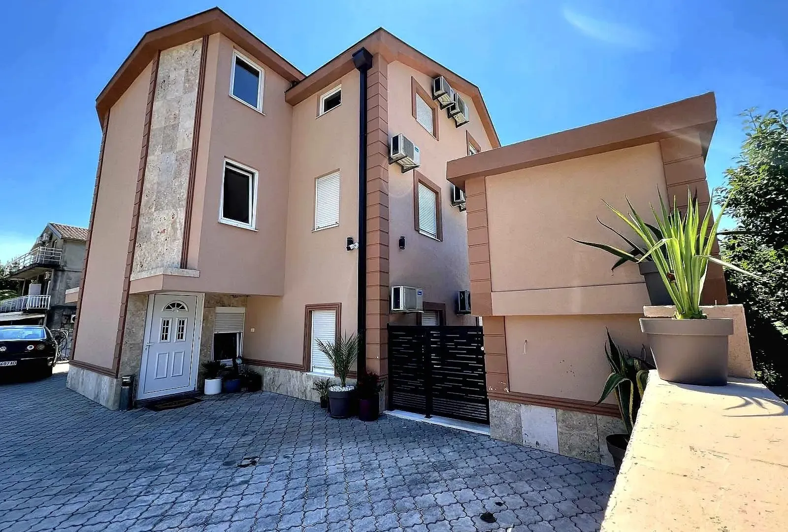 Prodaja, ugostiteljski objekat, 400m², Lastva Grbaljska, Kotor
