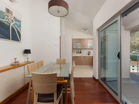 Prodaja, dvosoban stan, 84m², Dobrota, Kotor - image 8