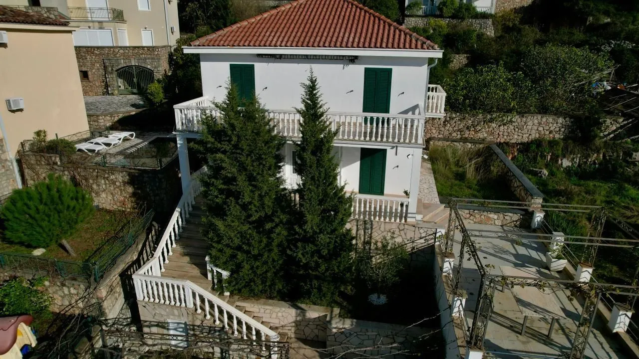 Sale, house, 160m², Krimovica, Kotor