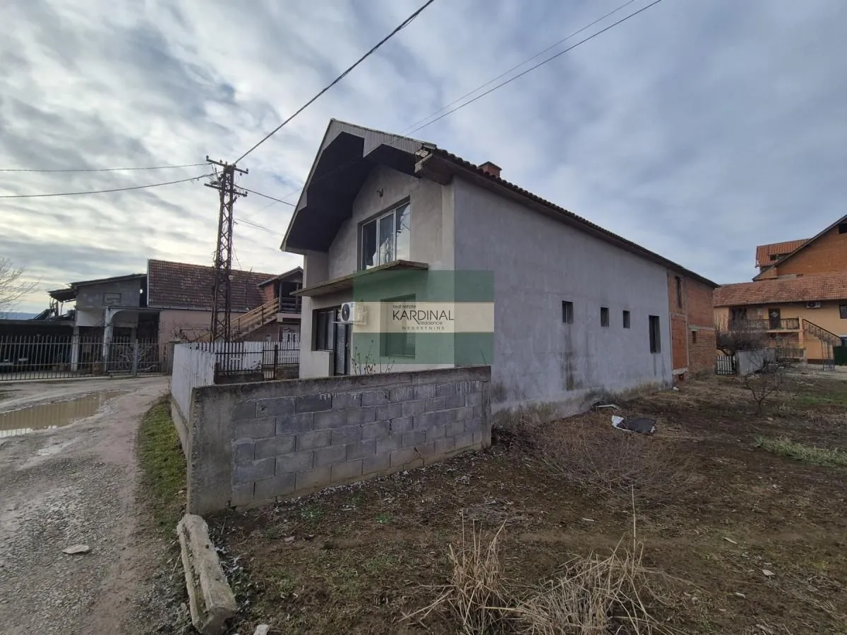 Prodaja, kuća, 300m², Tonja, Ćuprija