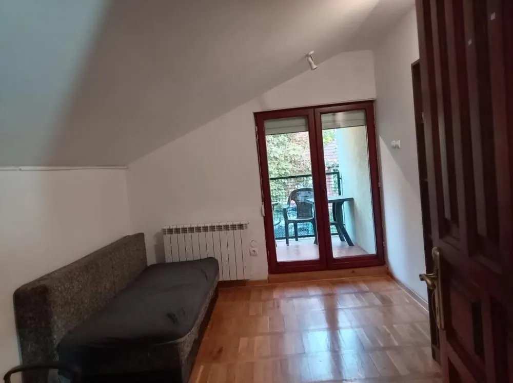 Sale, house, 108m², Uciteljsko Naselje, Zvezdara Sve Podlokacije