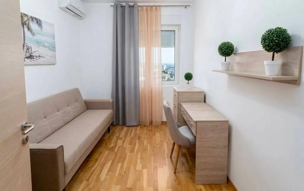 Prodaja, trosoban stan, 70m², Lazi, Budva