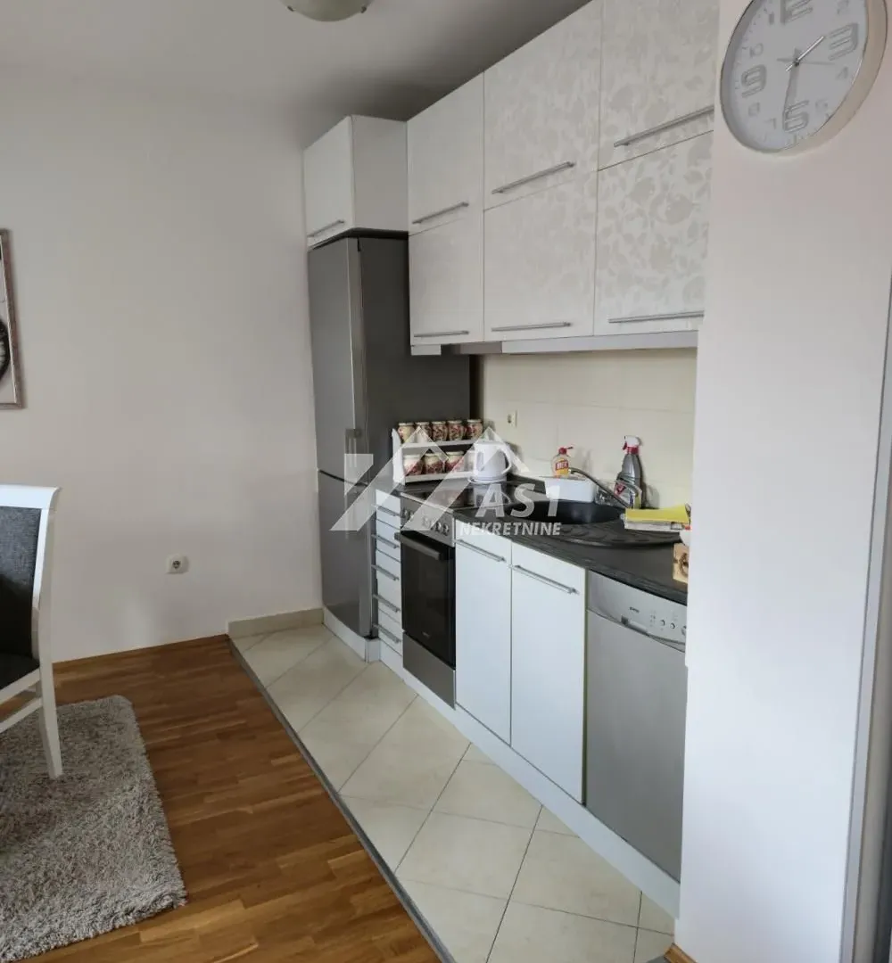 Izdavanje, dvosoban stan, 52m², Podbara, Novi Sad Sve Podlokacije