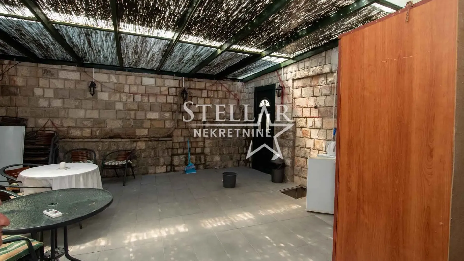 Izdavanje, kuća, 200m², Budva, Crna Gora