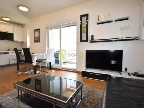 Izdavanje, dvosoban stan, 64m², City Kvart, Podgorica - image 2