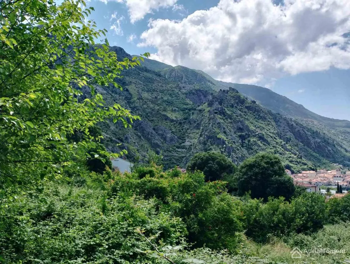 Prodaja, plac, 1739m², Kotor, Crna Gora