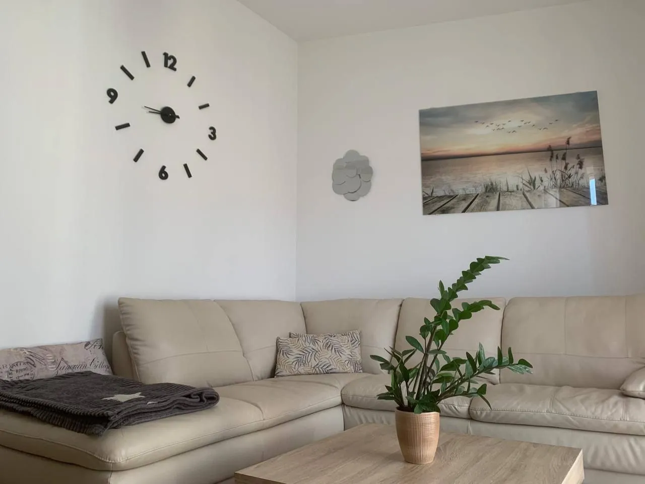 Rent, one bedroom apartment, 35m², Bečići, Budva