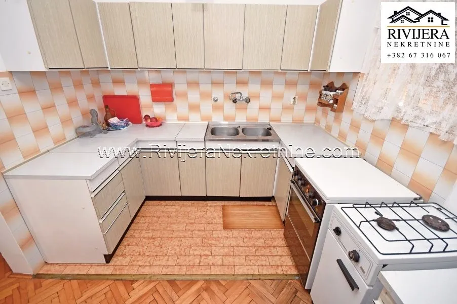 Prodaja, dvosoban stan, 73m², Igalo, Herceg Novi
