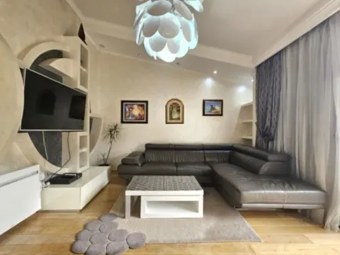 Prodaja, trosoban stan, 100m², Dobrota, Kotor - image 9