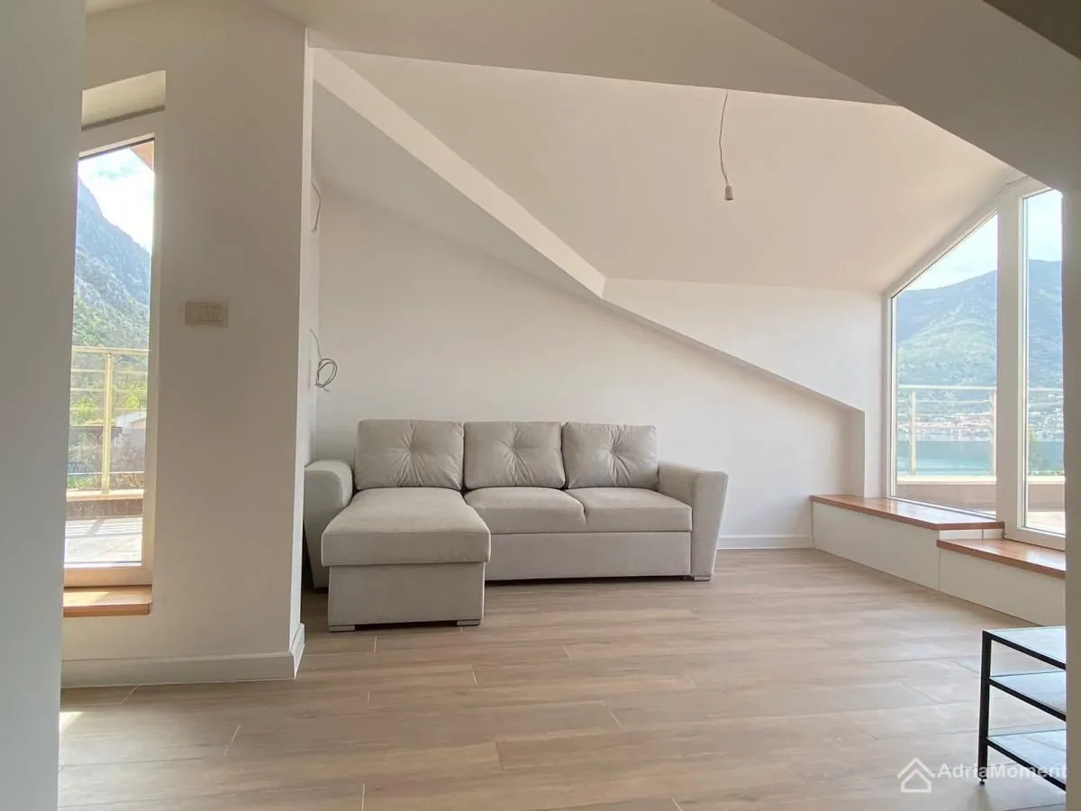 Prodaja, četvorosoban stan, 171m², Dobrota, Kotor