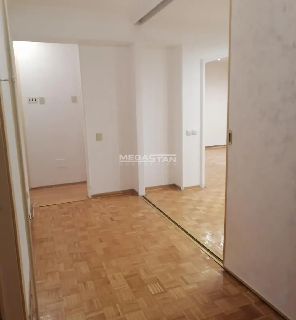 Rent, four bedroom apartment, 115m², Kalenić Pijaca, Vračar Sve Podlokacije