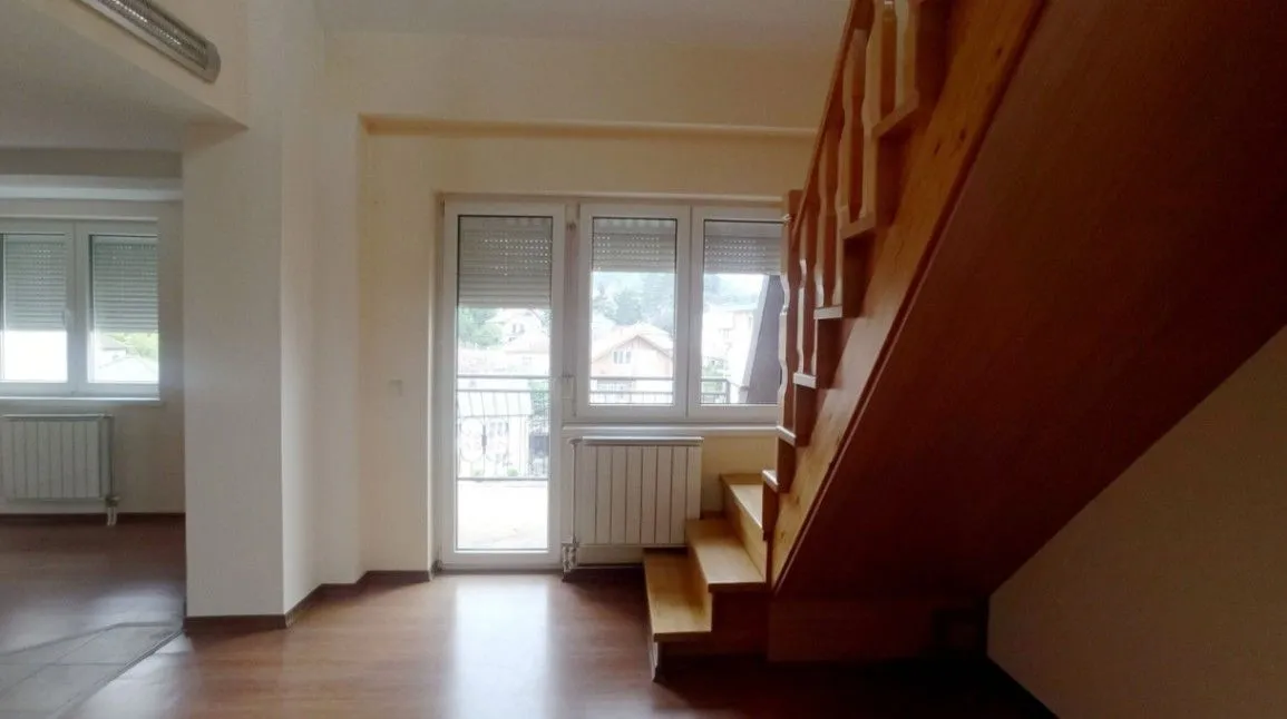 Prodaja, dvosoban stan, 77m², Banja Koviljača, Loznica