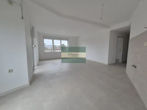 Izdavanje, četvorosoban stan, 97m², Centar, Paraćin - image 4