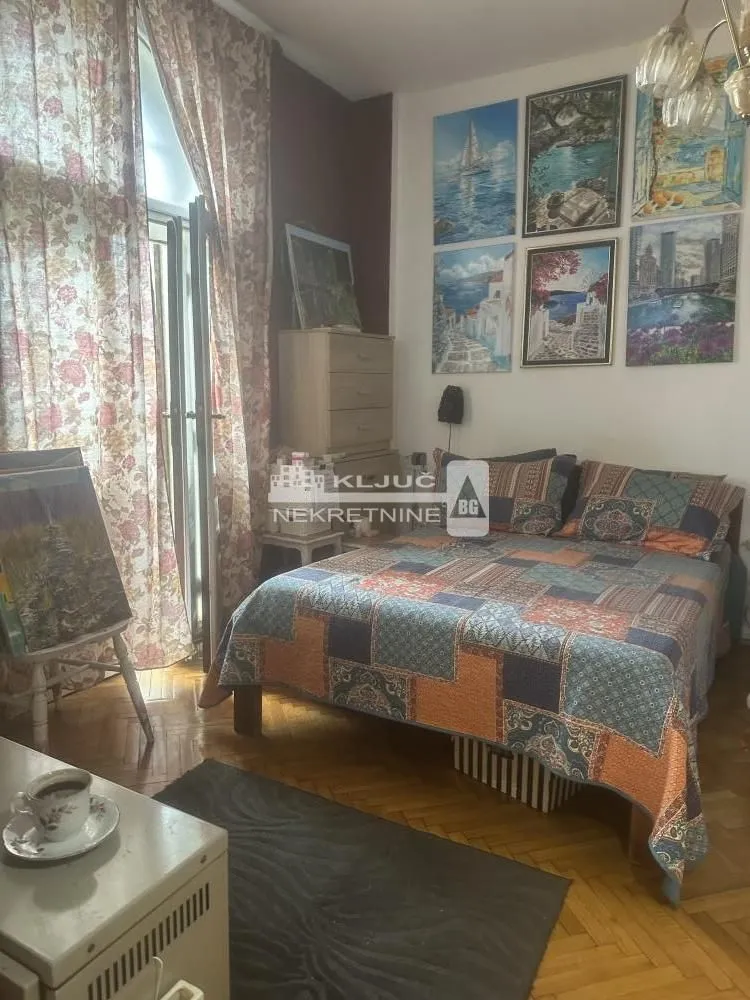 Sale, three bedroom apartment, 87m², Kalenić Pijaca, Vračar Sve Podlokacije