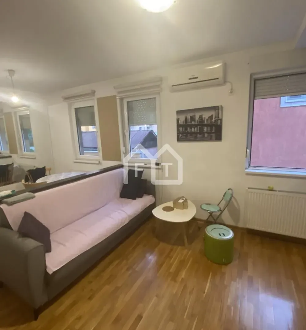 Prodaja, dvosoban stan, 45m², Zemun Gornji Grad, Zemun Sve Podlokacije