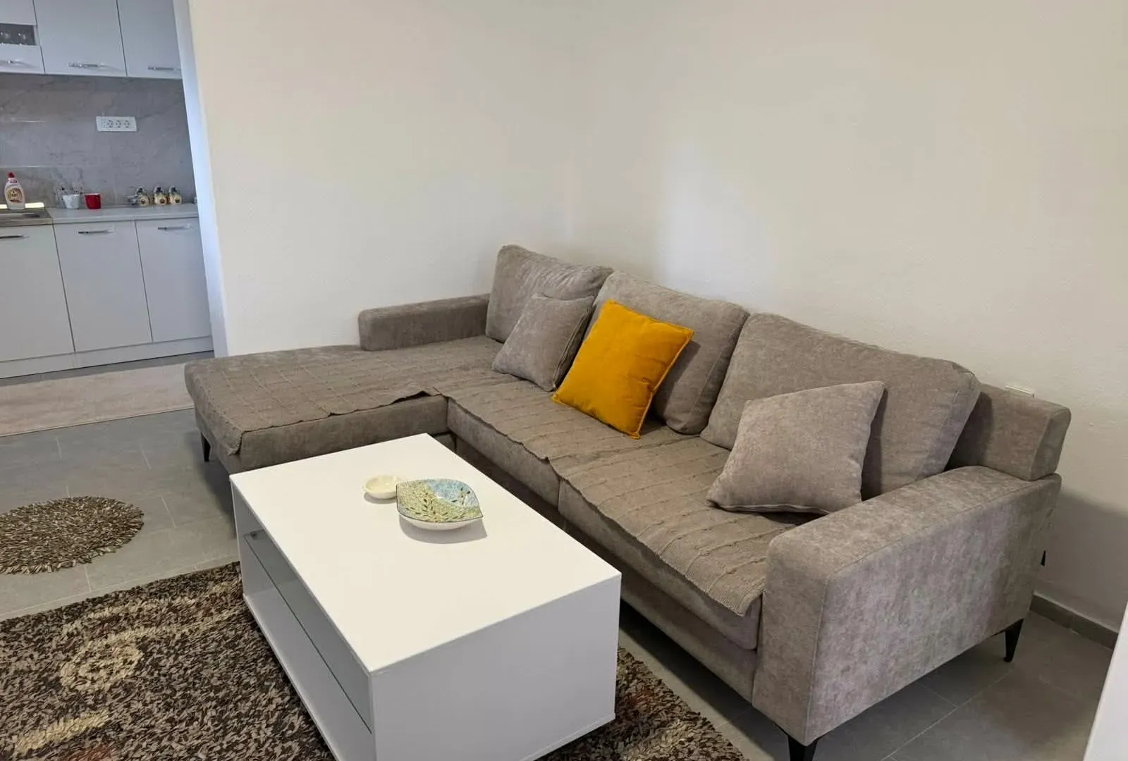 Rent, two bedroom apartment, 80m², Bjeliši, Bar