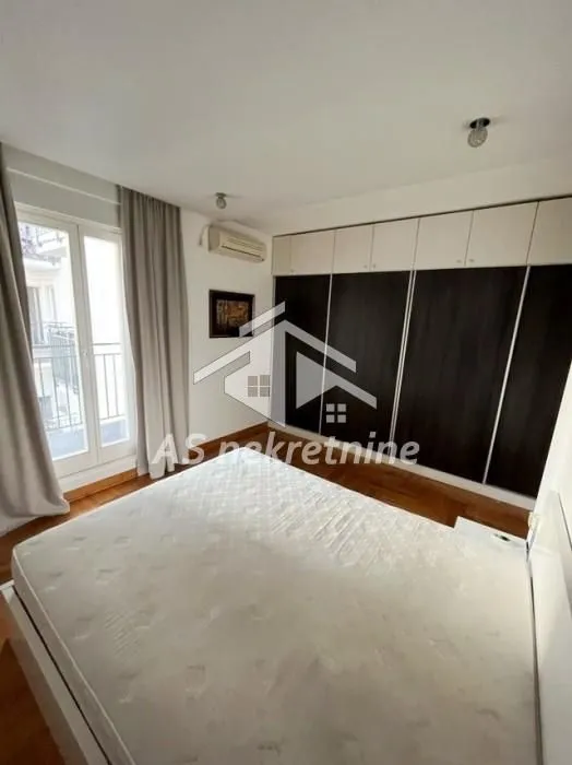 Izdavanje, četvorosoban stan, 120m², Voždovac Sve Podlokacije, Beograd
