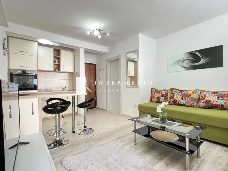 Rent, studio apartment, 35m², Zelenika, Herceg Novi