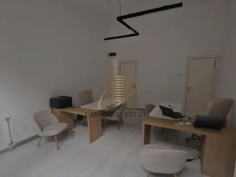 Prodaja, poslovni prostor, 26m², Centar, Novi Sad