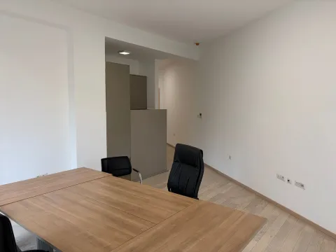 Rent, office space, 72m², Kod Capital Plaze, Podgorica - image 3