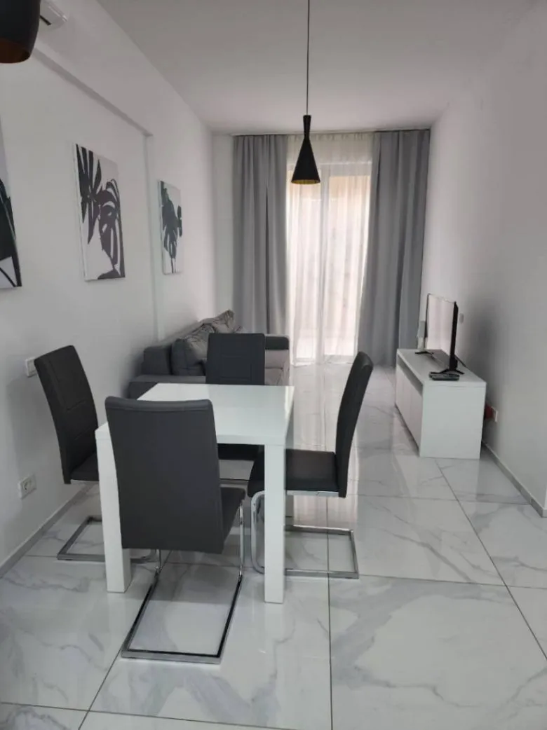 Rent, one bedroom apartment, 50m², Bečići, Budva