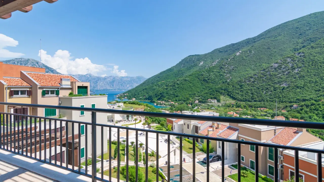 Sale, apartment, 91m², Morinj, Kotor