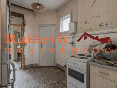 Prodaja, trosoban stan, 77m², Centar, Stara Pazova - image 10