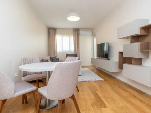 Rent, one bedroom apartment, 45m², Central Point, Podgorica - image 2