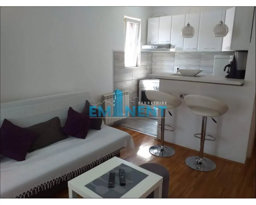 Izdavanje, stan, 35m², Lekino Brdo, Voždovac Sve Podlokacije